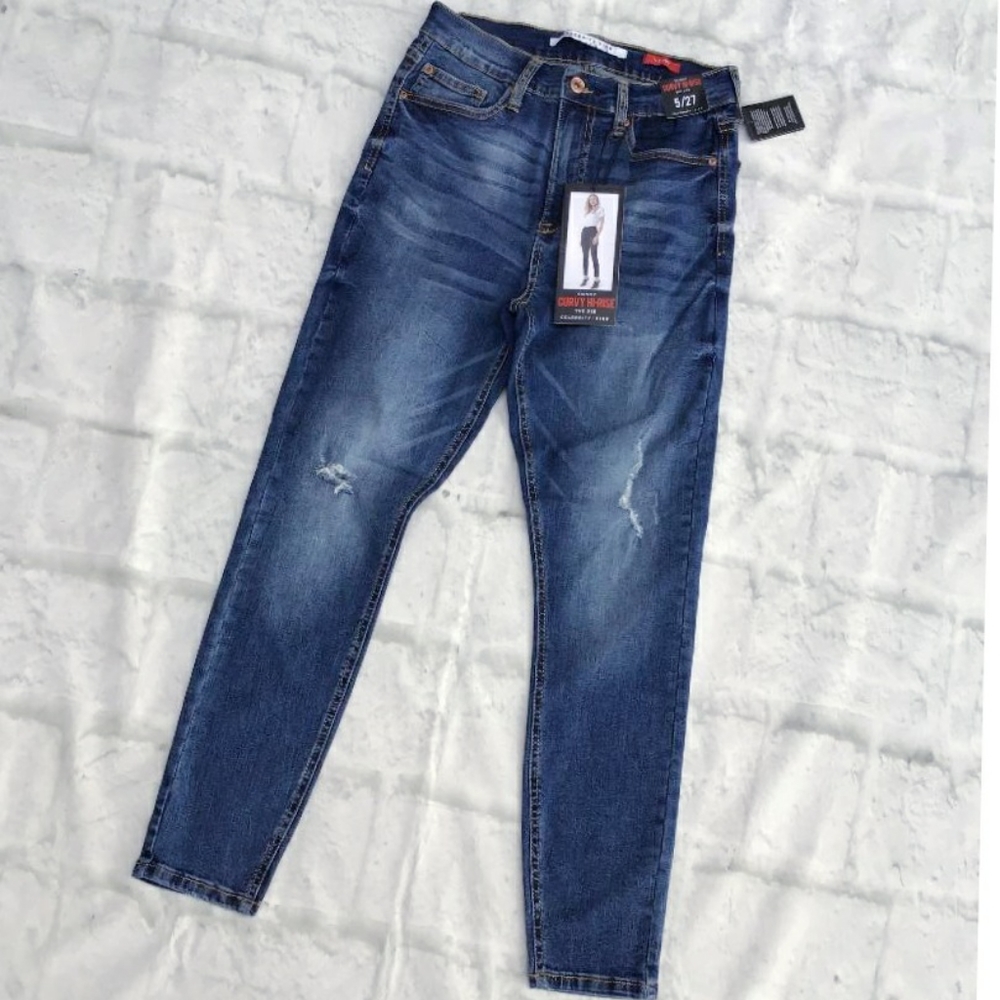 CELEBRITY PINK The Deb Curvy High Rise Skinny Jean - Picture 10 of 12